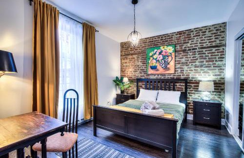 Downtown Montreal Apartment | Mackay Street Downtown - Bell Center, Nightlife, & Metro at your doorstep!