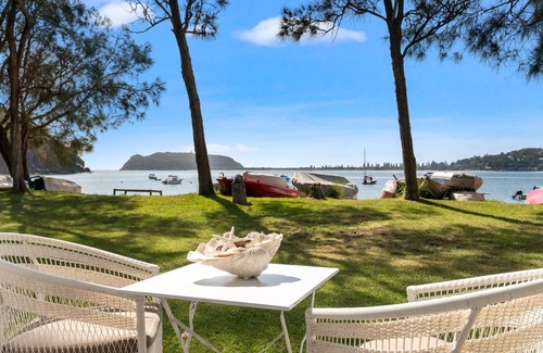 Great Mackerel Beach Cottage | Mackeral Beach Cottage + Cabin by TCC