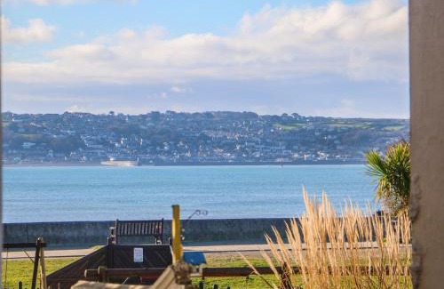 Marazion House | Mackerel Sky