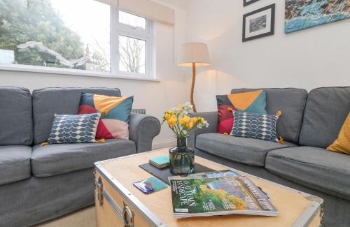 Marazion House | Mackerel Sky