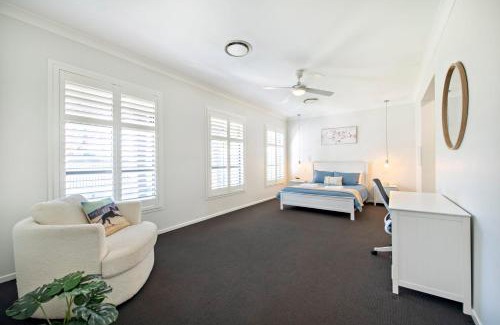 Dubbo House | Macquarie Entertainer - Pool Retreat, Pet Friendly