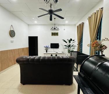 Kampung Serukam House | Madam Cottage Homestay