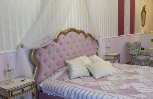 Centro / Baixa Apartment | Madame Pompadour - Jewel of the Crown Suites