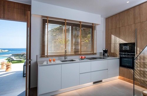 Agia Pelagia Villa | Made By The Sea Villas 9 Bdrm