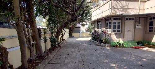 Central Pune Apartment | Madhav Bhavan Guest House