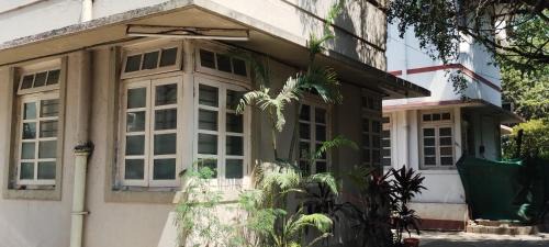 Central Pune House | Madhav Bhavan Guest house