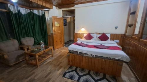 Thanesar Hotel | Madhav Resort, Vrindavan - A Beautiful Luxury Resort near Prem Mandir