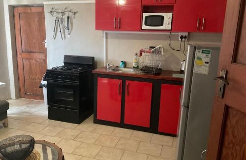 Amanzimtoti House | MadhMaven Insights