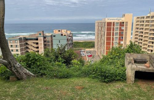 Amanzimtoti House | MadhMaven Insights