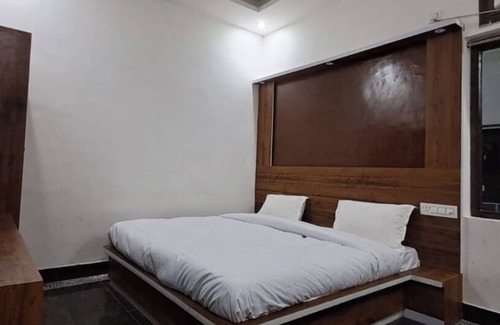 Mathura Hotel | Madhu Sudhan