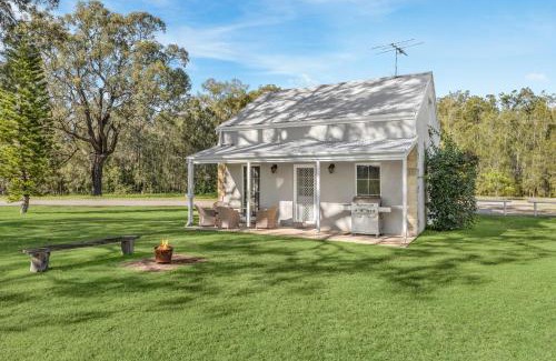Lovedale House | Madigan Cottages - Settlers Cottage