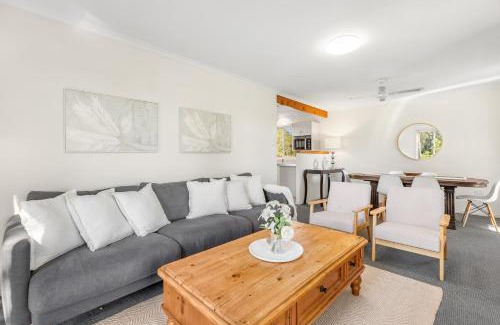 Lovedale House | Madigan Cottages - Settlers Cottage