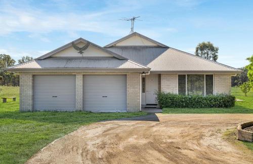 Lovedale House | Madigan Cottages - The Homestead