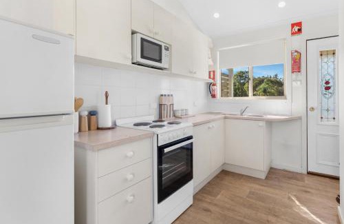 Lovedale House | Madigan Cottages - The Kookaburra Cottage