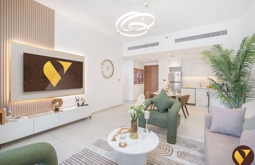Umm Suqeim 3 Apartment | Madinat Jumeirah Living with Pool View