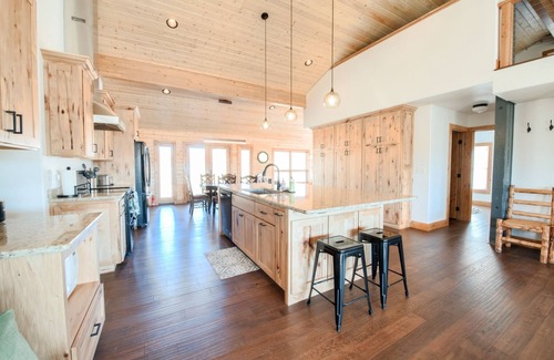 Cameron House | Madison Anglers House - Roam Property Management