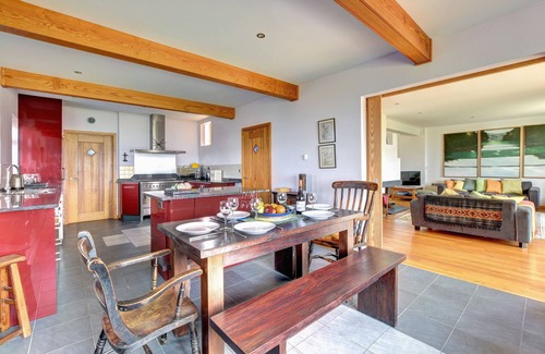 Gwbert House | Madiwela - Three Bedroom House, Sleeps 6