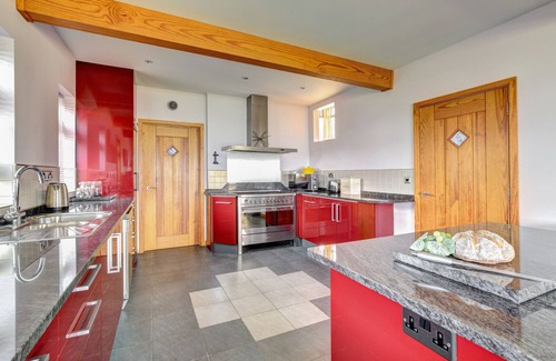 Gwbert House | Madiwela - Three Bedroom House, Sleeps 6