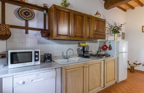 Casamaggiore Apartment | Madone 1, apartment in agriturismo. Pool, WiFi, tennis