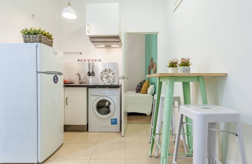 Barrio de La Latina Apartment | Madrid de los Austrias I-Apartment in Historical Madrid