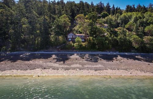 Coupeville House | Madrona Beach House by AvantStay Waterfront Home