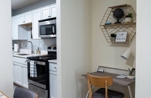 North Charleston House | Madrona's Cottage B- Clean and cozy