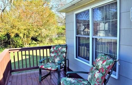 Chincoteague Cottage | Mae's Landing - Comfortable 2BR close to Memorial Park, NO LINENS PROVIDED