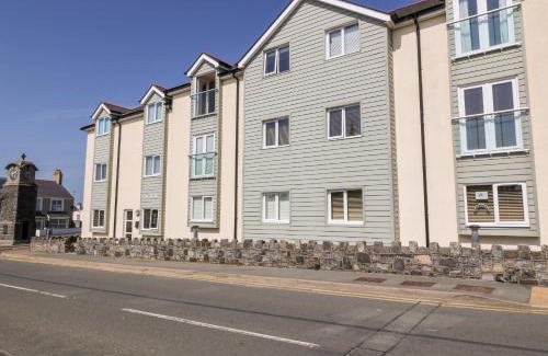 Rhosneigr Apartment | Maelog, 14 Tides Reach