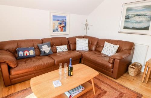 Rhosneigr Apartment | Maelog, 14 Tides Reach