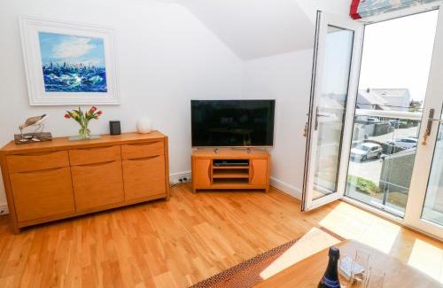Rhosneigr Apartment | Maelog, 14 Tides Reach