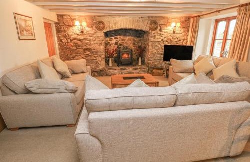Haverfordwest House | Maerdy Lodge