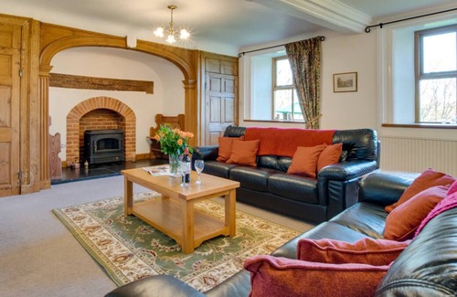 Denbigh House | Maes Mared in the beautiful Denbigh