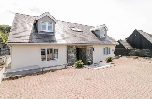 Dolgellau House | Maes Meillion