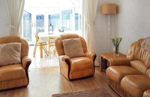 Carmarthen House | Maes Yr Ysgol