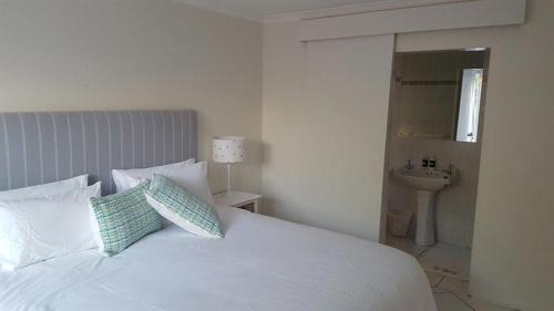 Sandbaai House | Mafari Beach House