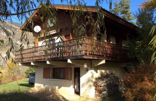 Saint-Martin-sur-la-Chambre Ski Chalet | Magnifique Chalet en Bois Familiale
