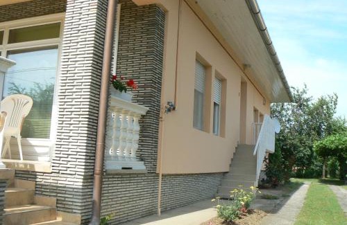 Balatonlelle Apartment | Magdaléna Ház