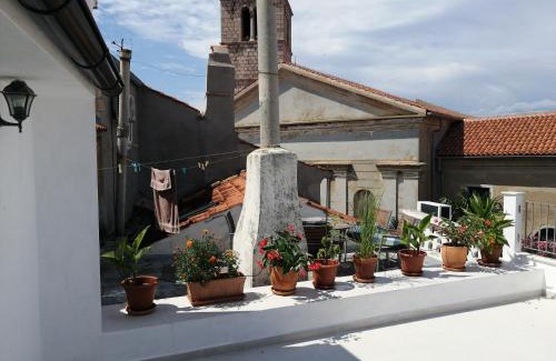 Vrbnik House | Magdalena