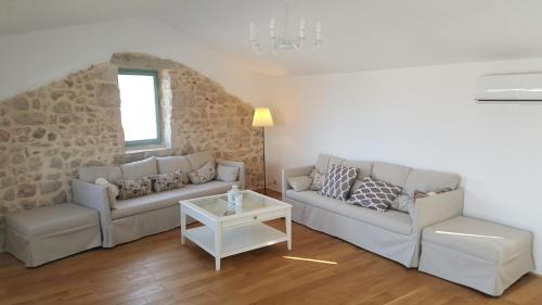 Vrbnik House | Magdalena
