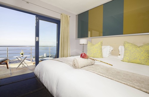 Simon's Town Bed & Breakfast | Magellans Hotel