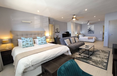 Simon's Town Bed & Breakfast | Magellans Hotel