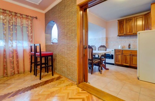 Karuc Apartment | Magestic Lake - Spacious 2BD Apartment