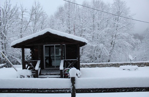 Cranberry Falls Cabin | Maggie Valley Cabin off the Blue Ridge Pkwy.