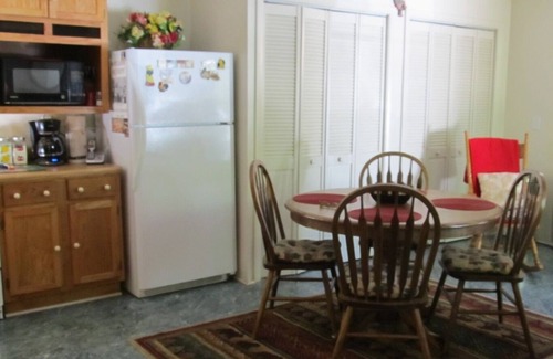 Maggie Valley Cabin | ~*~Maggie Valley Chalet ~*~n5 min from BlueRidge Parkwayn2BR/2BR/Wifi/Smart TVsn