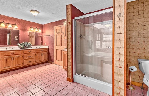 Candler Cabin | Magic Mountain Lodge; Magnificent Custom Built, FREE WiFi, Hot Tub, Fence Yard