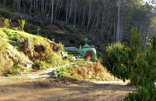 Gasquet Cabin | Magic Underground Hobbit Hole @ Sustainable Ecovillage
