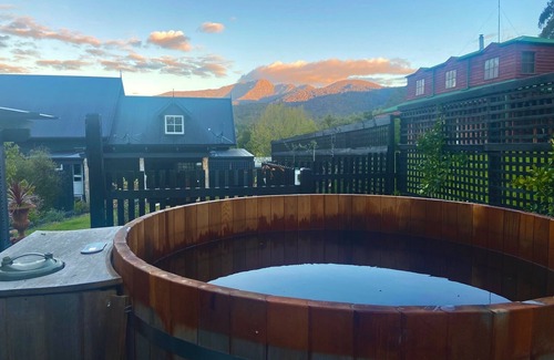 Merrijig House | Magic views of Mt Buller with four bedrooms and a loft