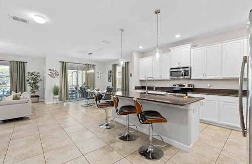 Lindfields Villa | MAGICAL DREAM HOUSE. PARADISE PALMS RESORT DISNEY.