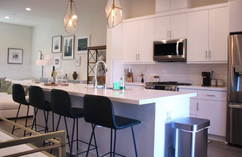 Platinum Triangle House | Magical Family Getaway – 3BR Retreat Minutes from Disneyland!