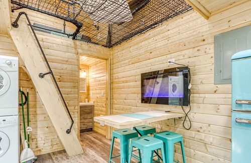 Cedar Hills House | Magical forest treehouse with zip line - dog-friendly - 10 minutes to downtown